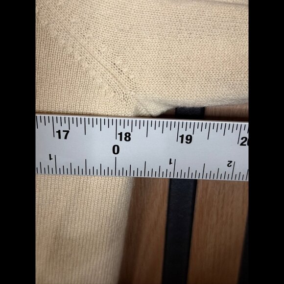 TSE Sweater Medium Womens Beige 100% Pure Cashmere Button Front Cardigan - Picture 3 of 7
